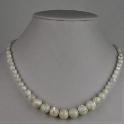 Perleťový náhrdelník