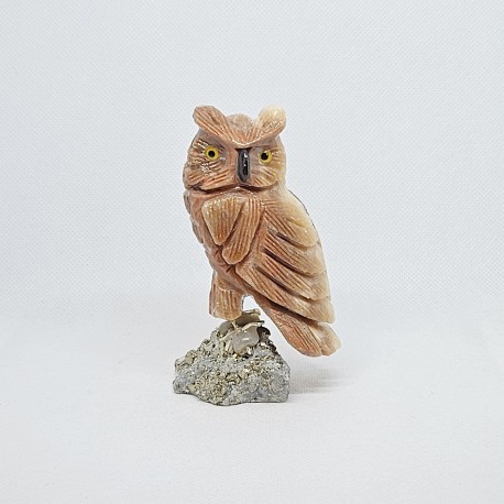 Sova z polodrahokamů